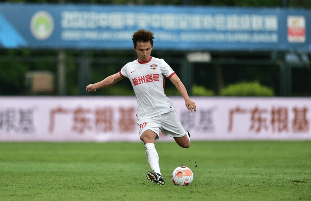 加时末段里昂调整名单以备全明星赛；门线救险环节打磨；悬念犹存；更衣室氛围转暖(里昂最新转会)